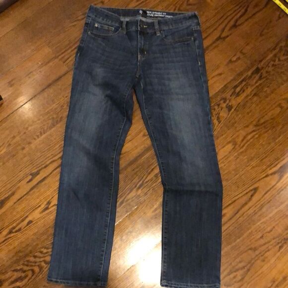GAP Women’s Medium Wash REAL STRAIGHT Denim Low Rise Jeans Sz 6 - Picture 3 of 8